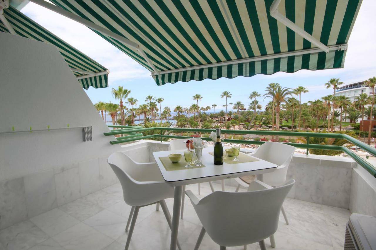 Luxury Apartments In First Beach Line With Pool Адехе Екстериор снимка