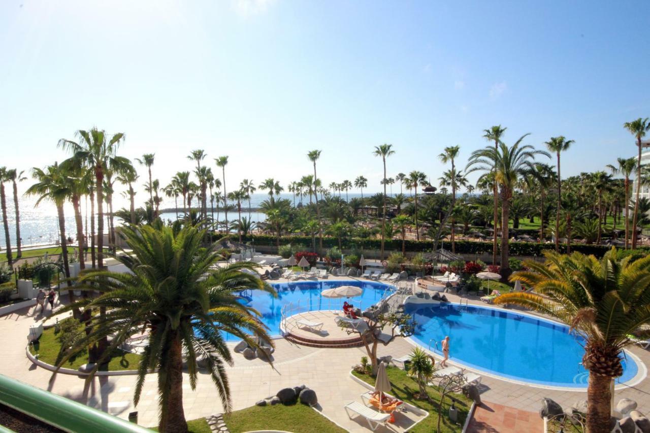 Luxury Apartments In First Beach Line With Pool Адехе Екстериор снимка