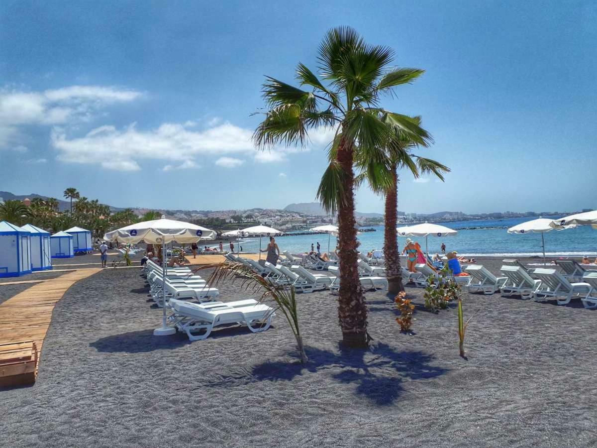 Luxury Apartments In First Beach Line With Pool Адехе Екстериор снимка